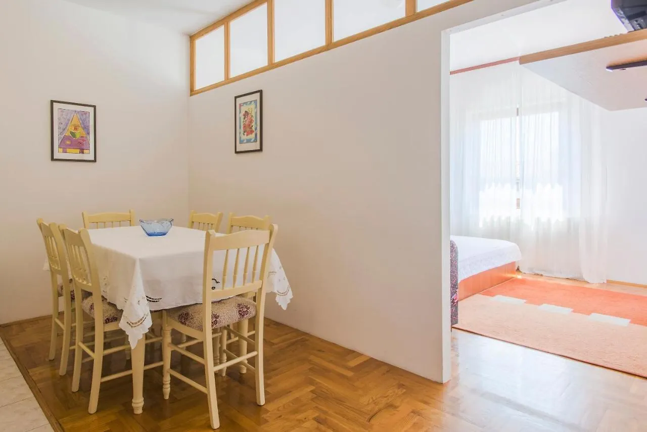 Apartment Sandra Pula 0*,  Hırvatistan