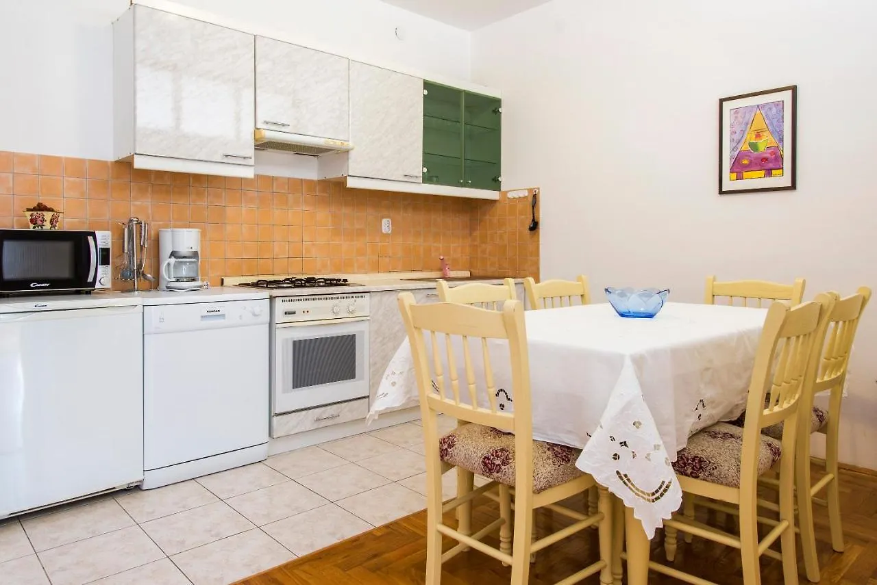 Apartment Sandra Pula