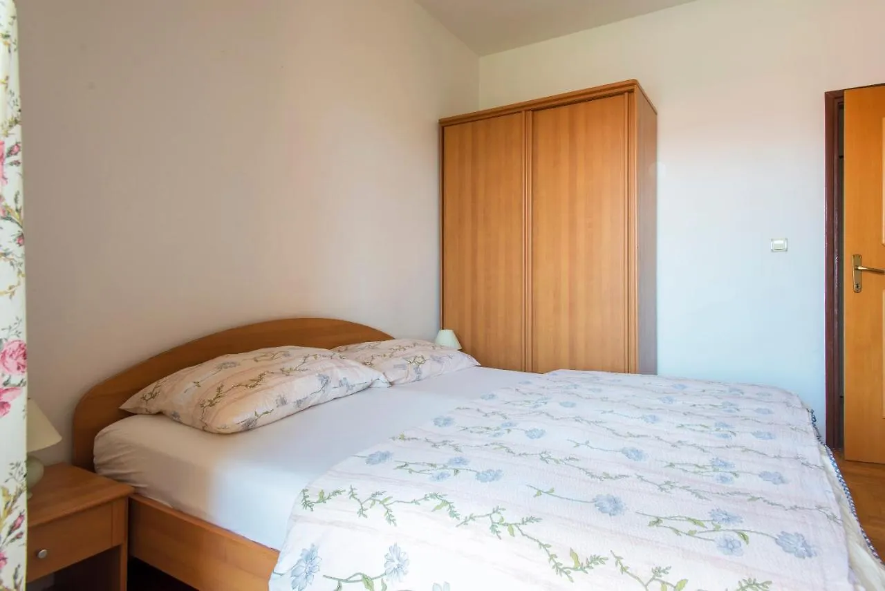 Apartment Sandra Pula Hırvatistan