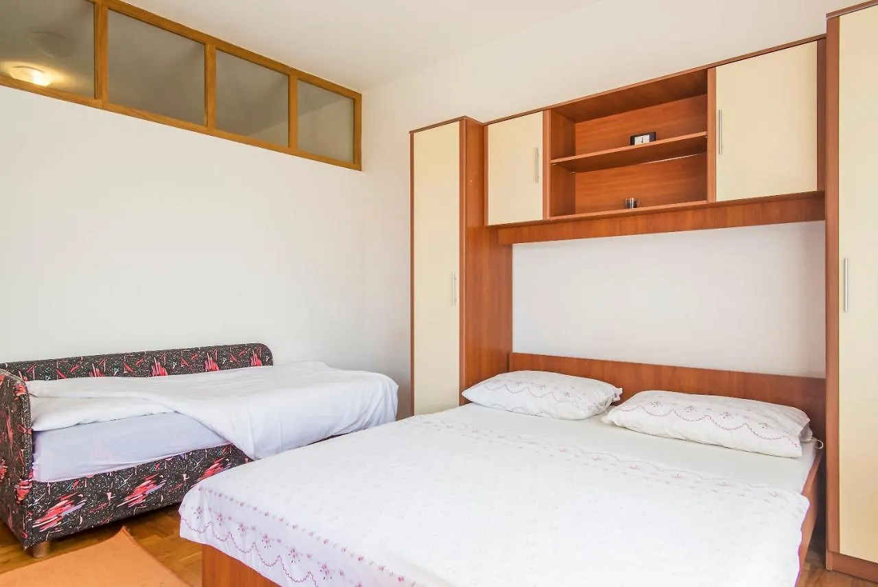 Apartment Sandra Pula